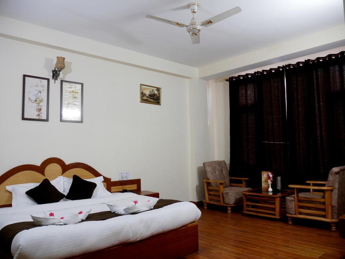 Inn New Ambika International Mall Road 3*