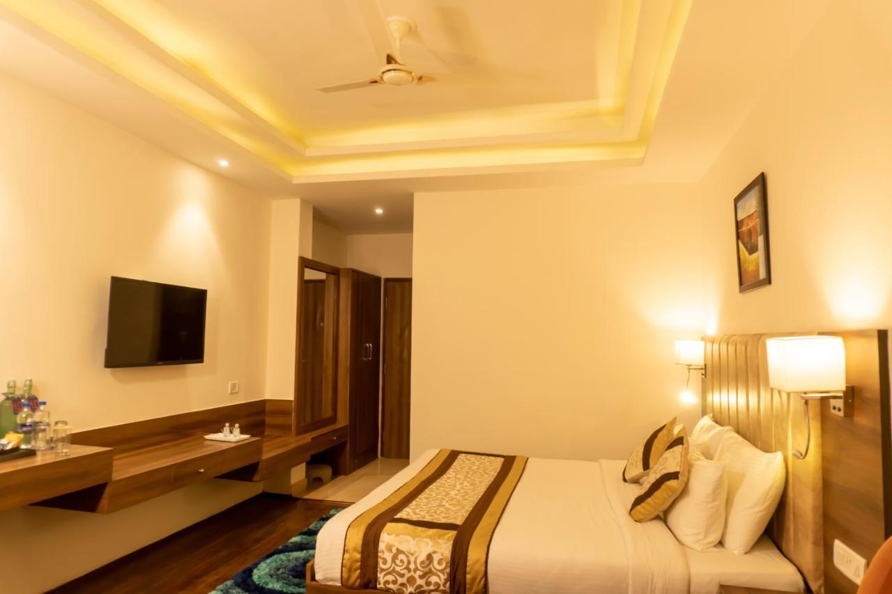 Avishi Greens Hotel 3*