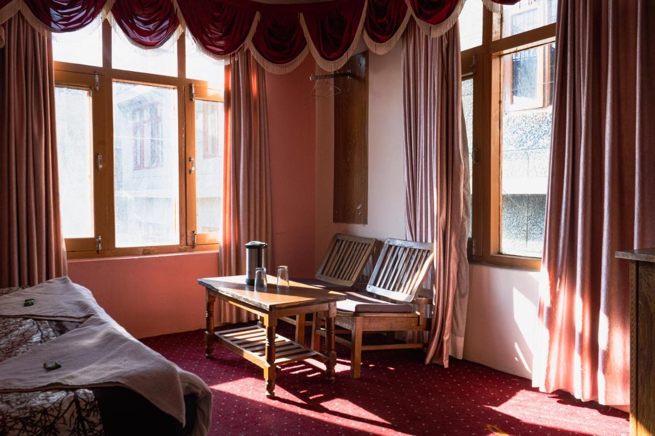 Century Hotel 2*