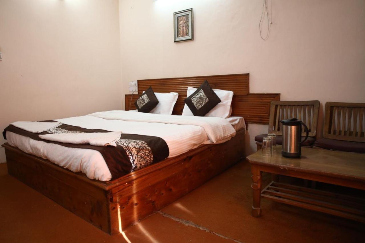 Century Hotel 2*