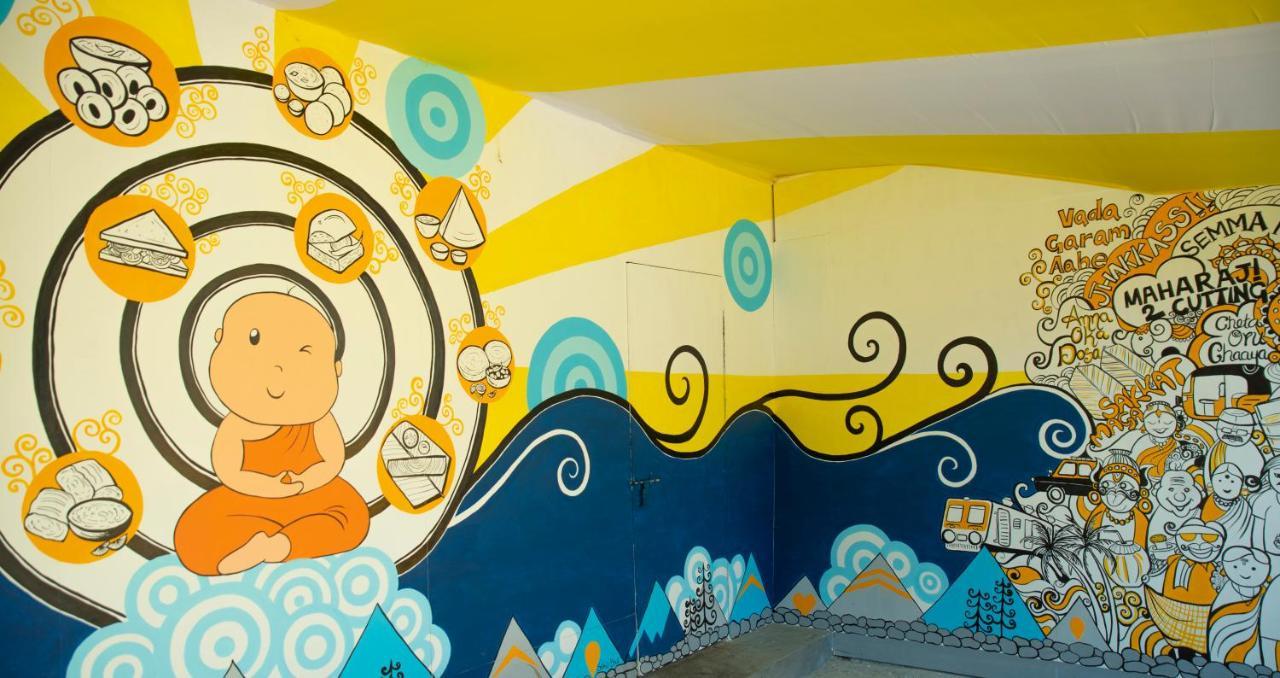 Hostel Young Monk & Cafe Old