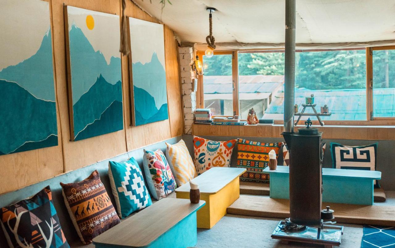 Hostel Young Monk & Cafe Old Manali (Himachal Pradesh)