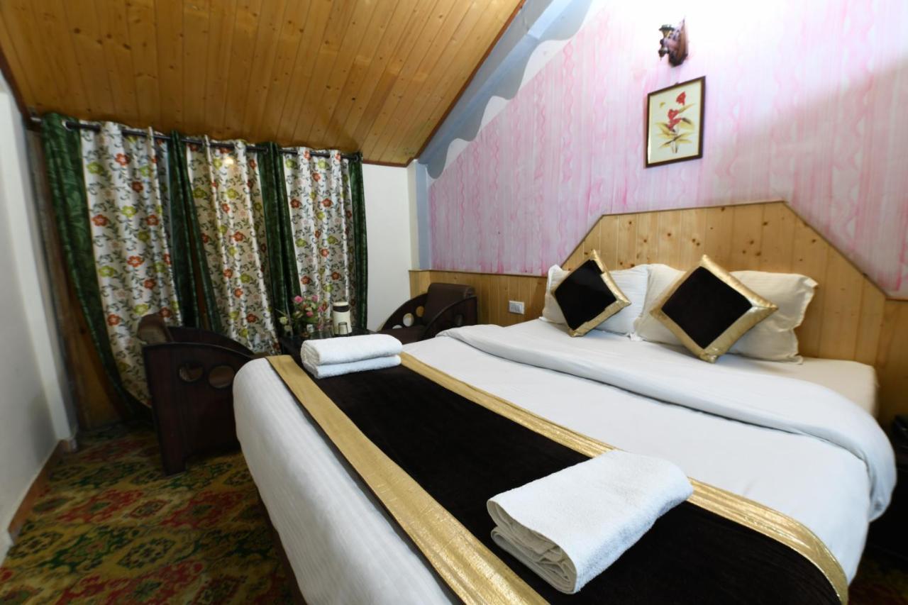 Aastha Regency Hotel 3*