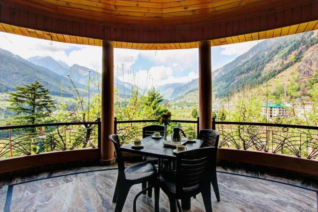 Redhomex Conifer Villa *