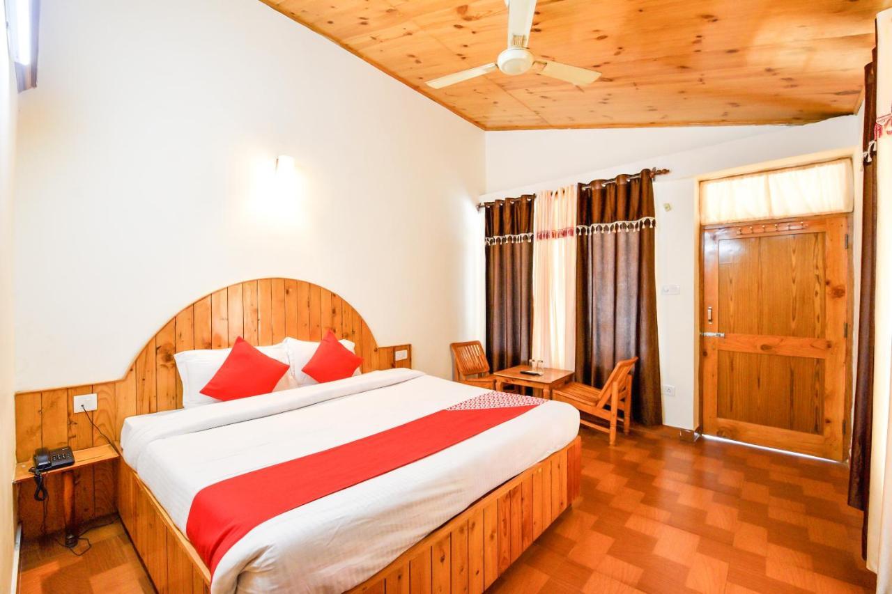Oyo 7766 Thakur Hotel