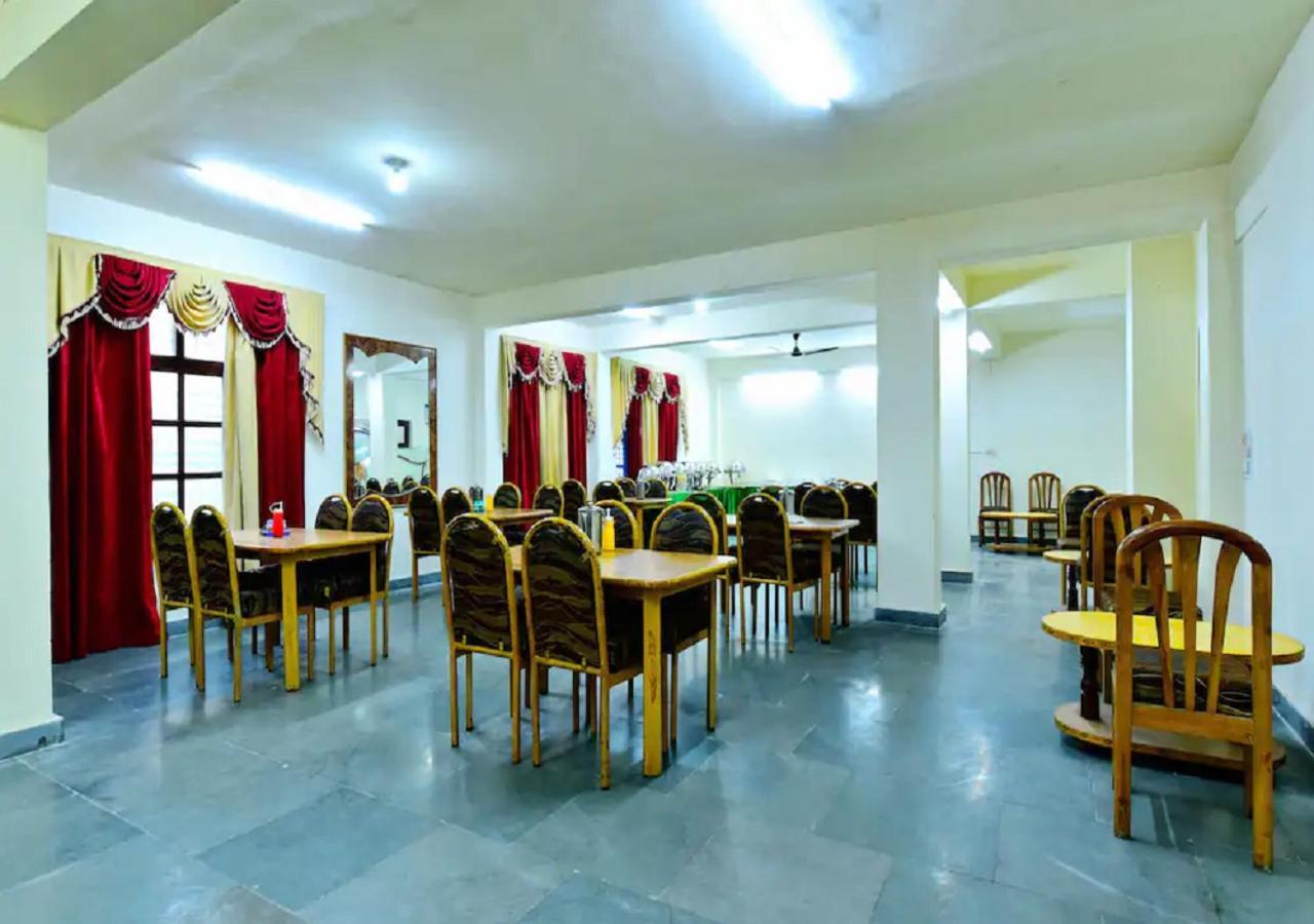 Hotel Himalayan Regency Near Mall Road 3*