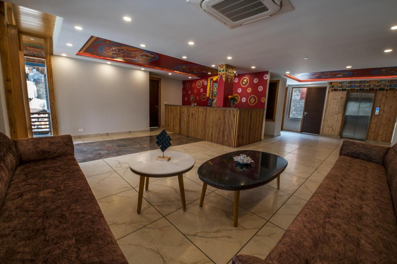 Hotel The Khar, 3*