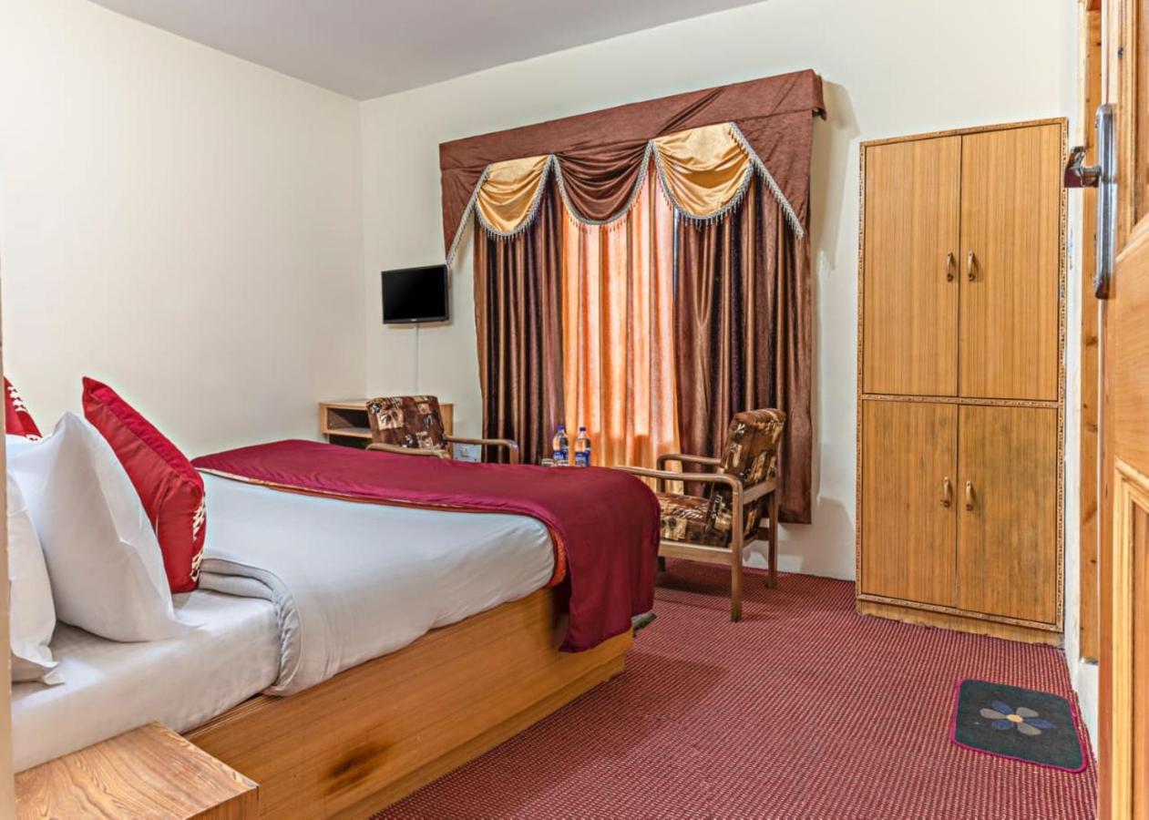 Prince Hotel *