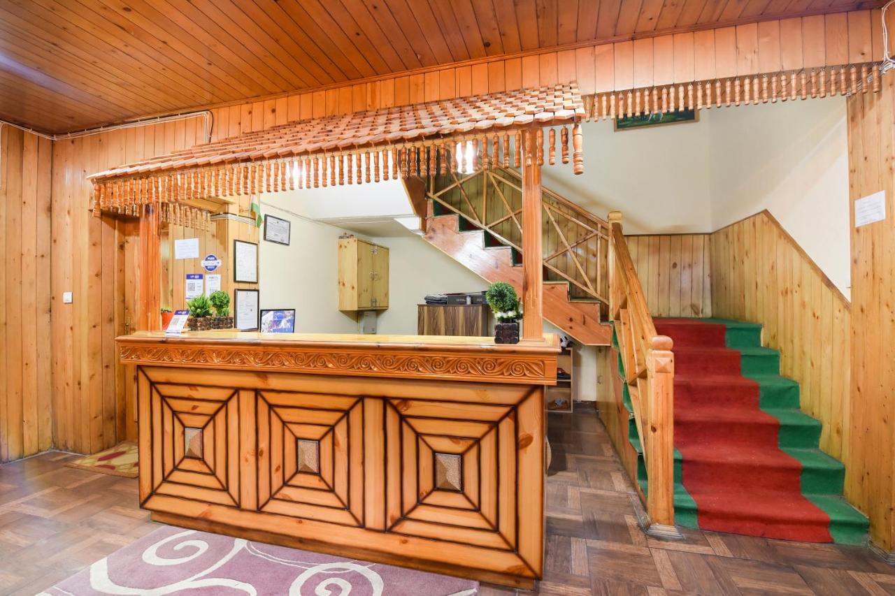Oyo 7007 Village Hotel 3*