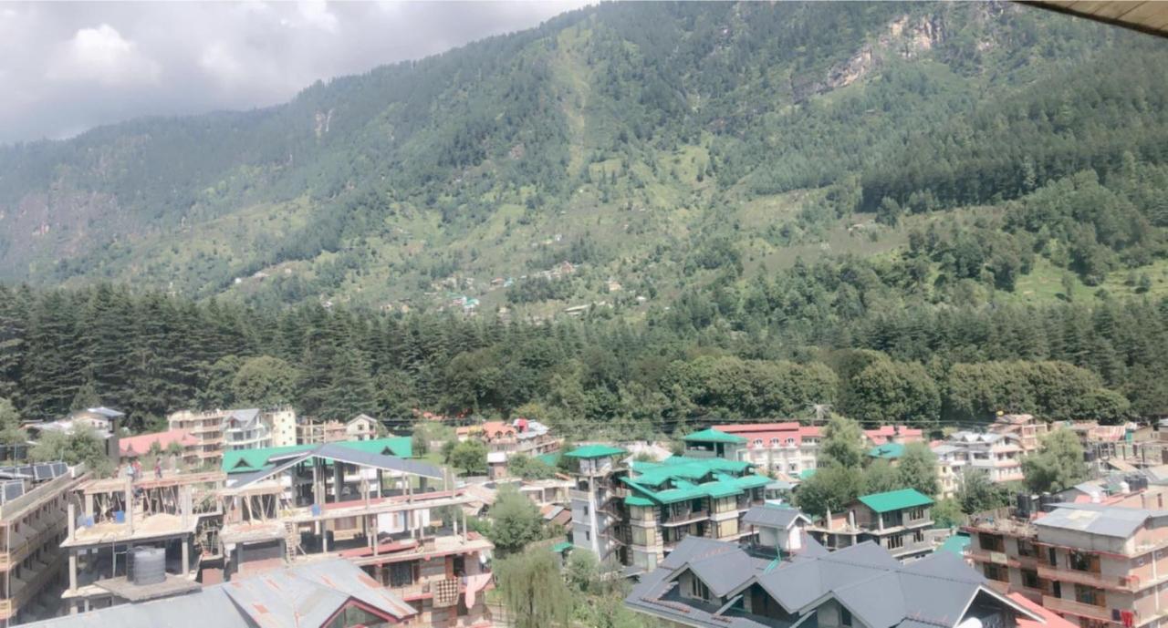 Hadimba Palace - Near Mall Road * Manali (Himachal Pradesh)