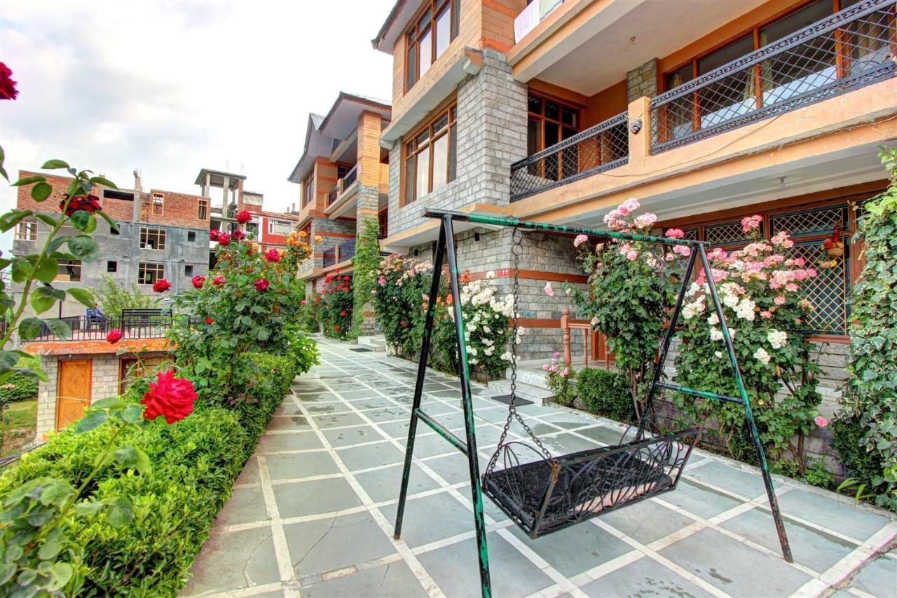 Hotel Outtown - #near Mall Road #premium #parking #lift #open Terrace #cafe #guest Preferred Manali (Himachal Pradesh)