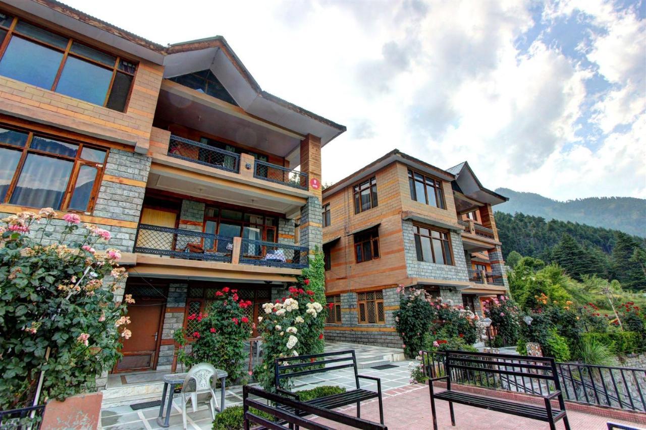 Outtown - #near Mall Road #premium #parking #lift #open Terrace #cafe #guest Preferred Manali (Himachal Pradesh)