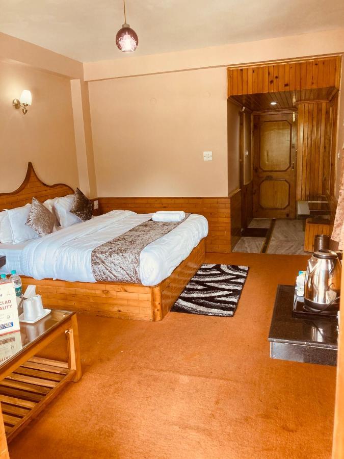 Hotel Hollywood Hotel Manali (Himachal Pradesh)