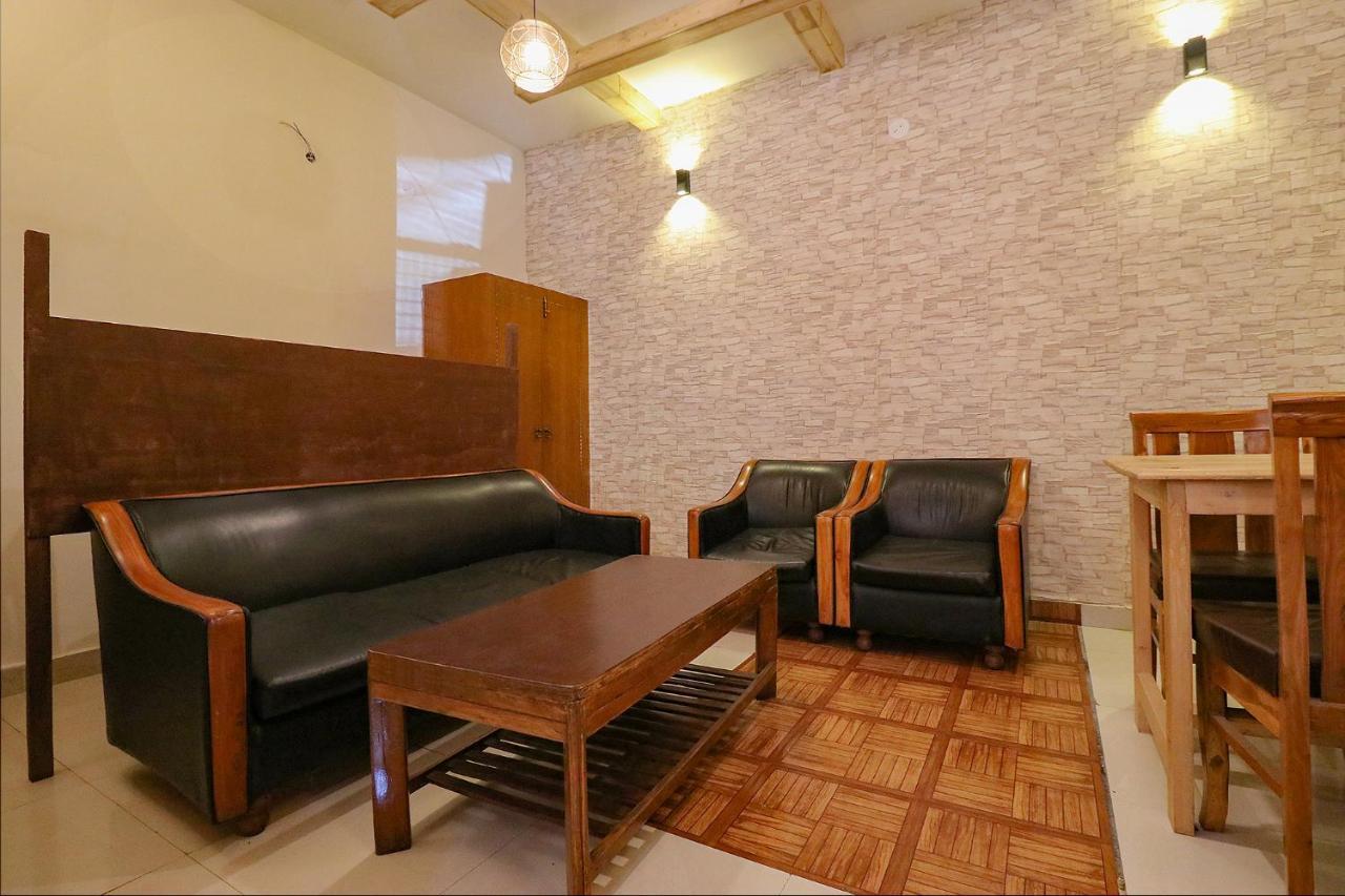 Hotel Fabhotel Shandela Near Mall Road