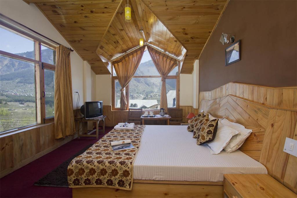 Hotel Village Classic Manali (Himachal Pradesh)