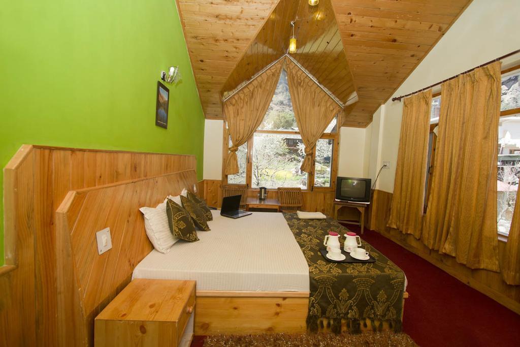 Village Classic Hotel