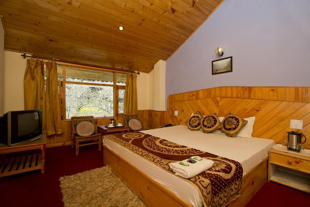 Village Classic Hotel 4*