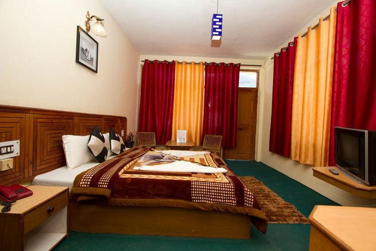 Village Classic Hotel 4*