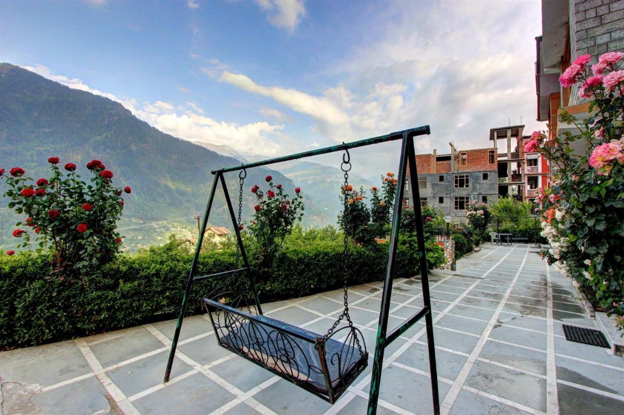 Outtown - #near Mall Road #premium #parking #lift #open Terrace #cafe #guest Preferred Hotel Manali (Himachal Pradesh)