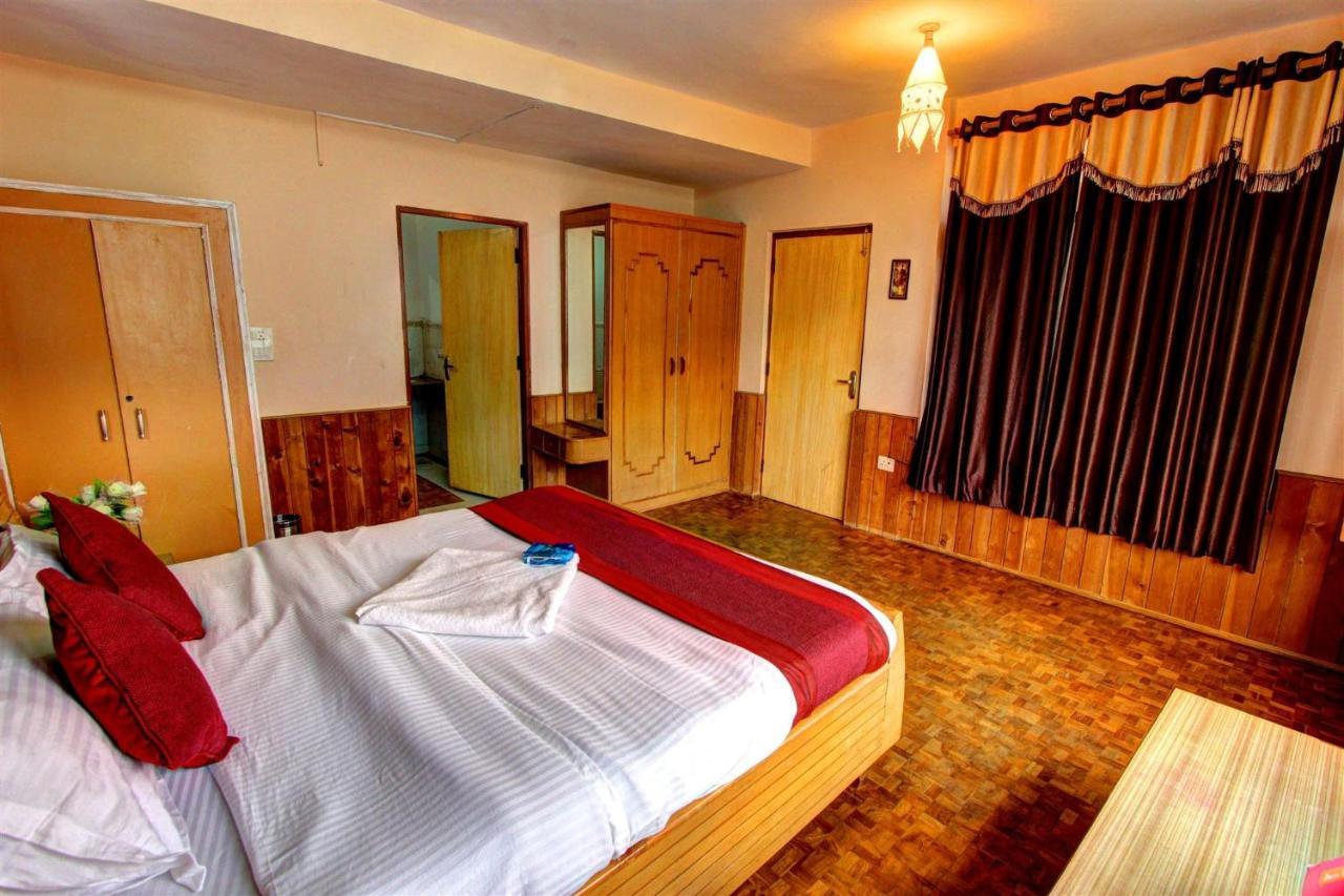 Hotel Outtown - #near Mall Road #premium #parking #lift #open Terrace #cafe #guest Preferred