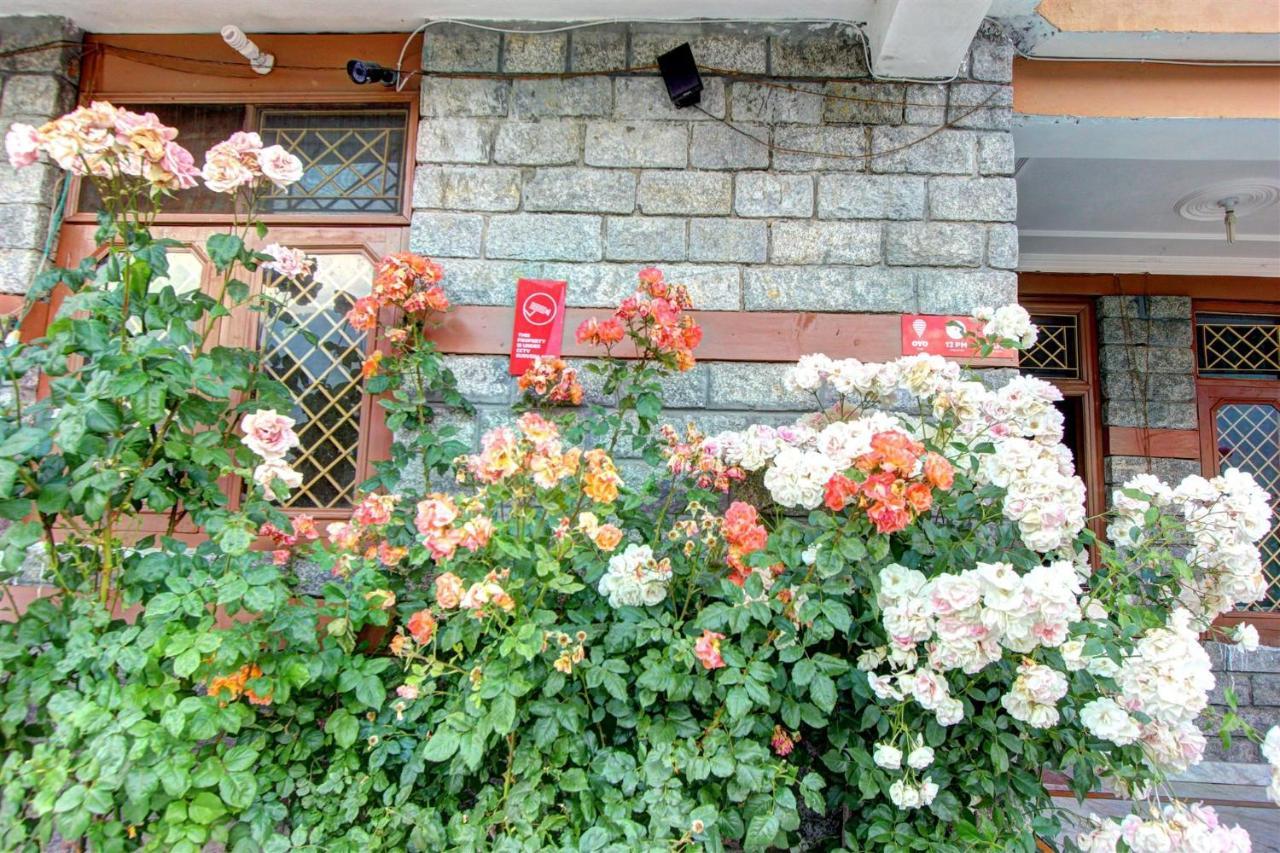 Hotel Outtown - #near Mall Road #premium #parking #lift #open Terrace #cafe #guest Preferred