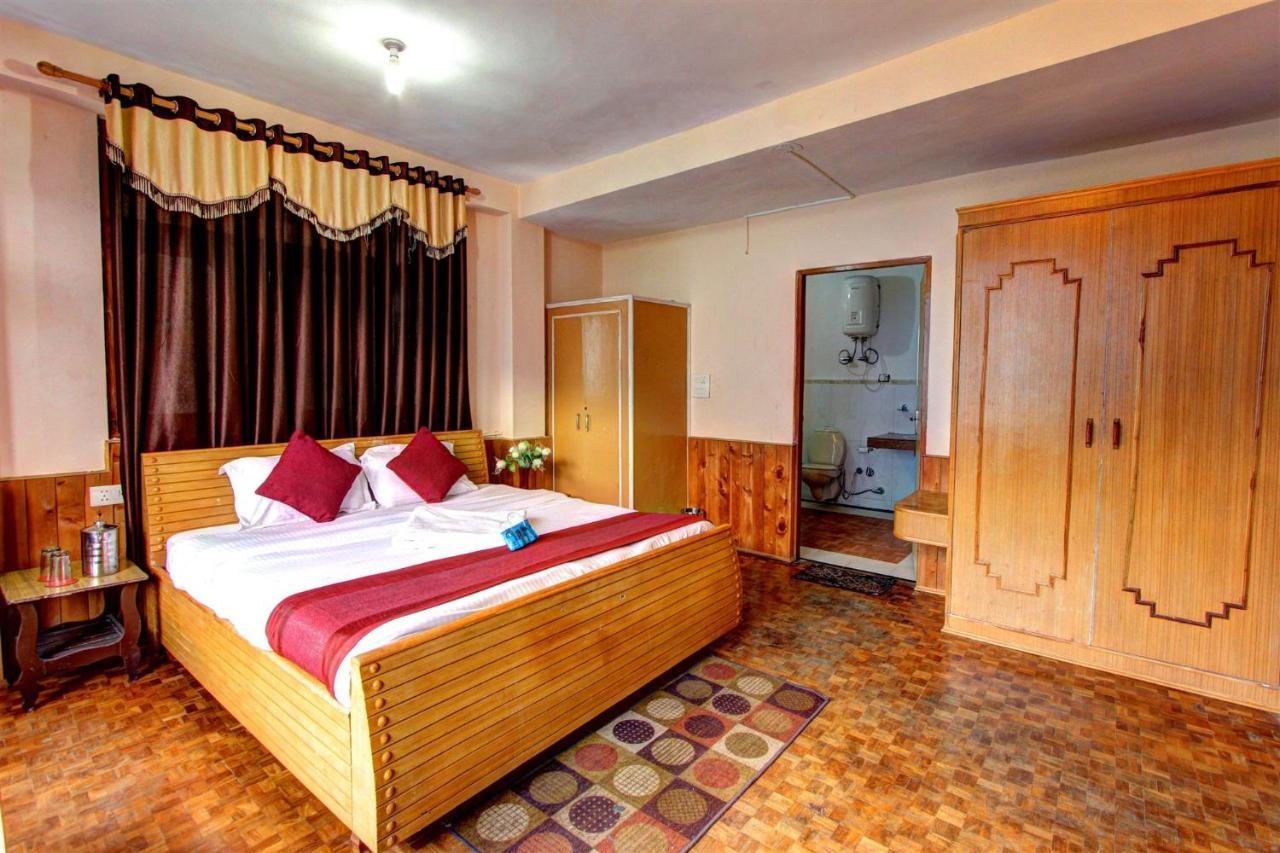 Hotel Outtown - #near Mall Road #premium #parking #lift #open Terrace #cafe #guest Preferred 4*