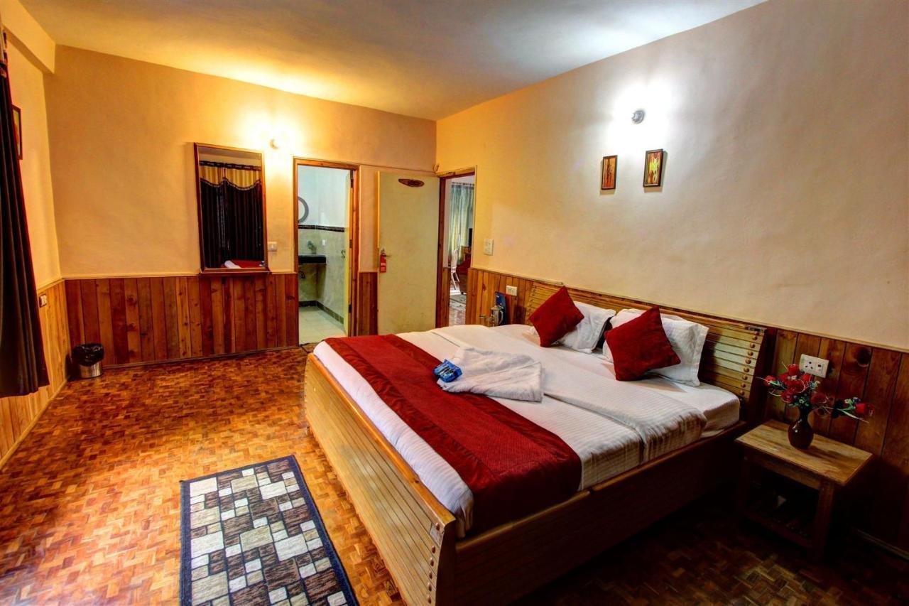 Hotel Outtown - #near Mall Road #premium #parking #lift #open Terrace #cafe #guest Preferred