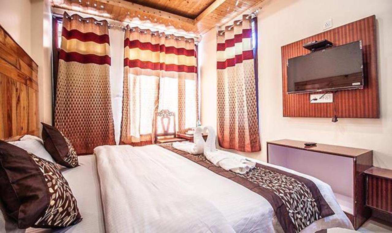 Hotel Fabhotel Flamingo Nest 3*