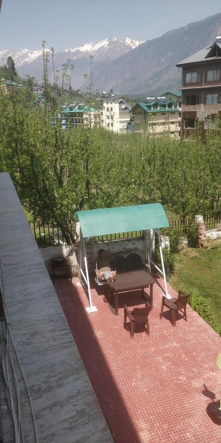 Aroma Taru / ,manali Villa