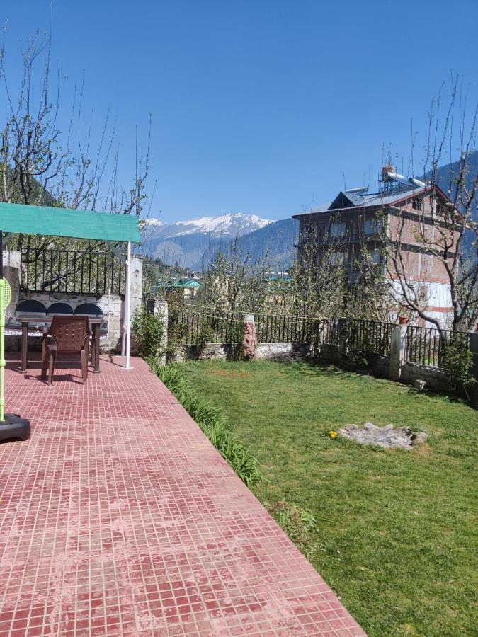 Aroma Taru / ,manali Villa