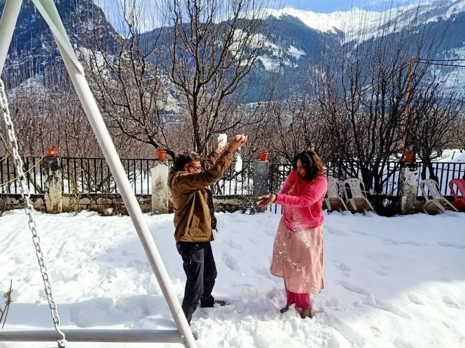 Aroma Taru / ,manali Villa