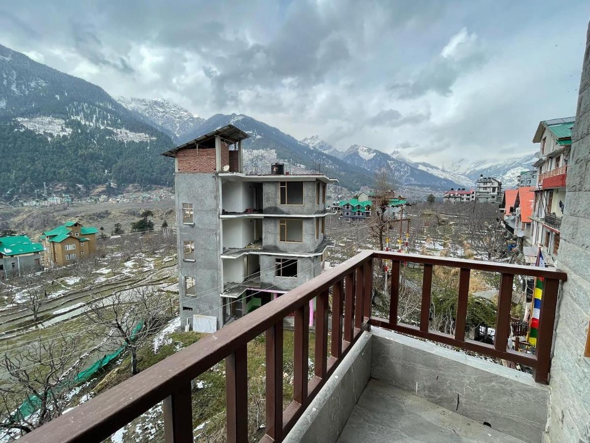 Monkwood House Bed & Breakfast Manali (Himachal Pradesh)
