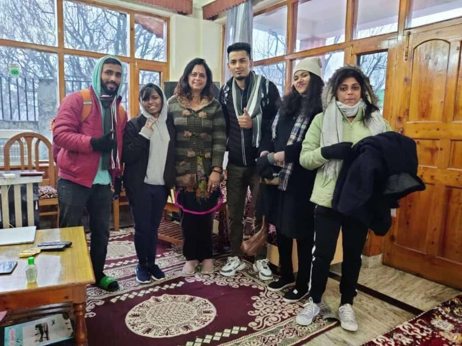Aroma Taru / ,manali Villa *