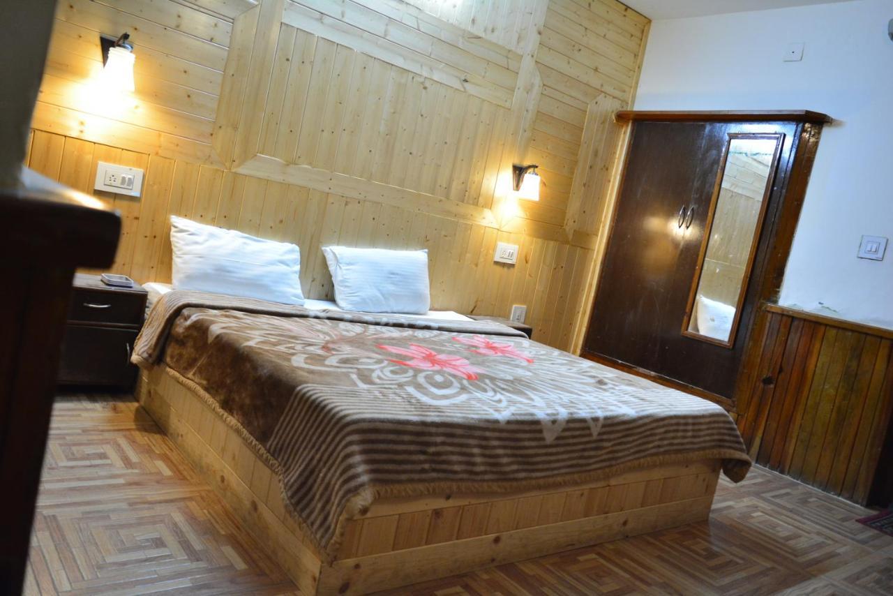 Hotel Neelgiri - Diaries