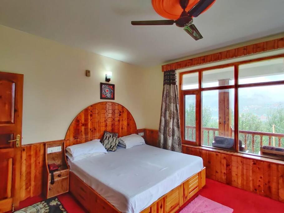 Aroma Taru / ,manali *