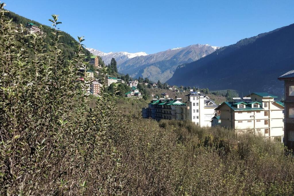 Villa Aroma Taru / ,manali Manali (Himachal Pradesh)