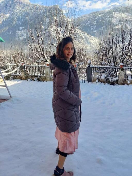 Aroma Taru / ,manali Villa *