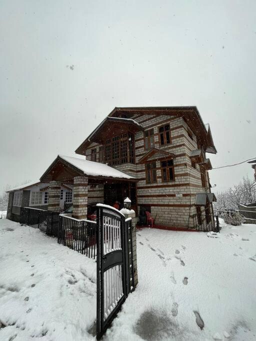 Villa Aroma Taru / ,manali Manali (Himachal Pradesh)