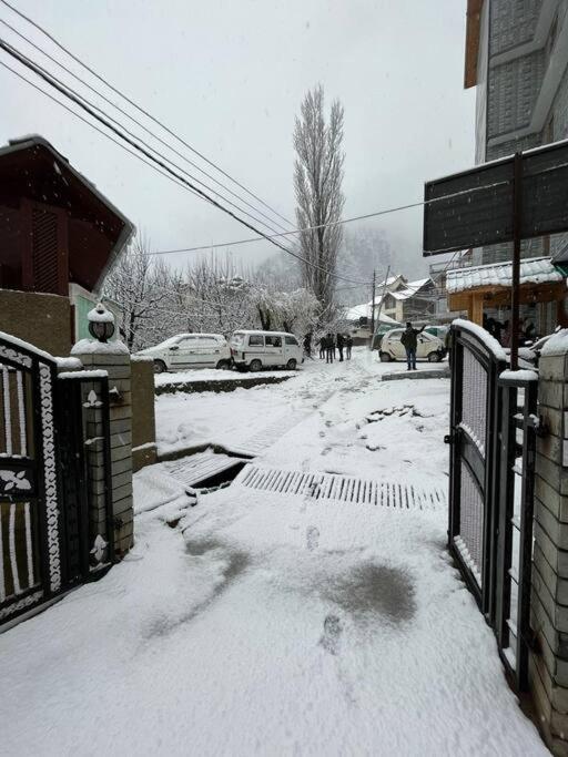 Aroma Taru / ,manali *