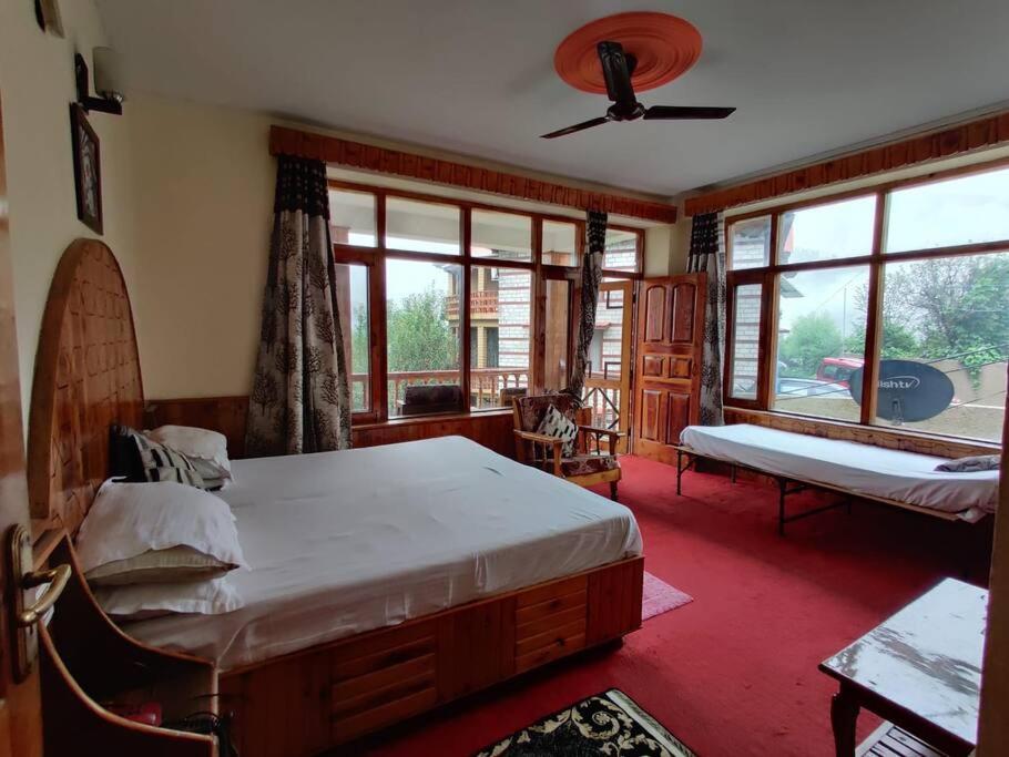 Aroma Taru / ,manali Villa Manali (Himachal Pradesh)