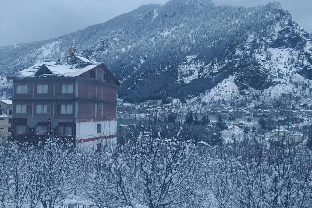 Villa Aroma Taru / ,manali *