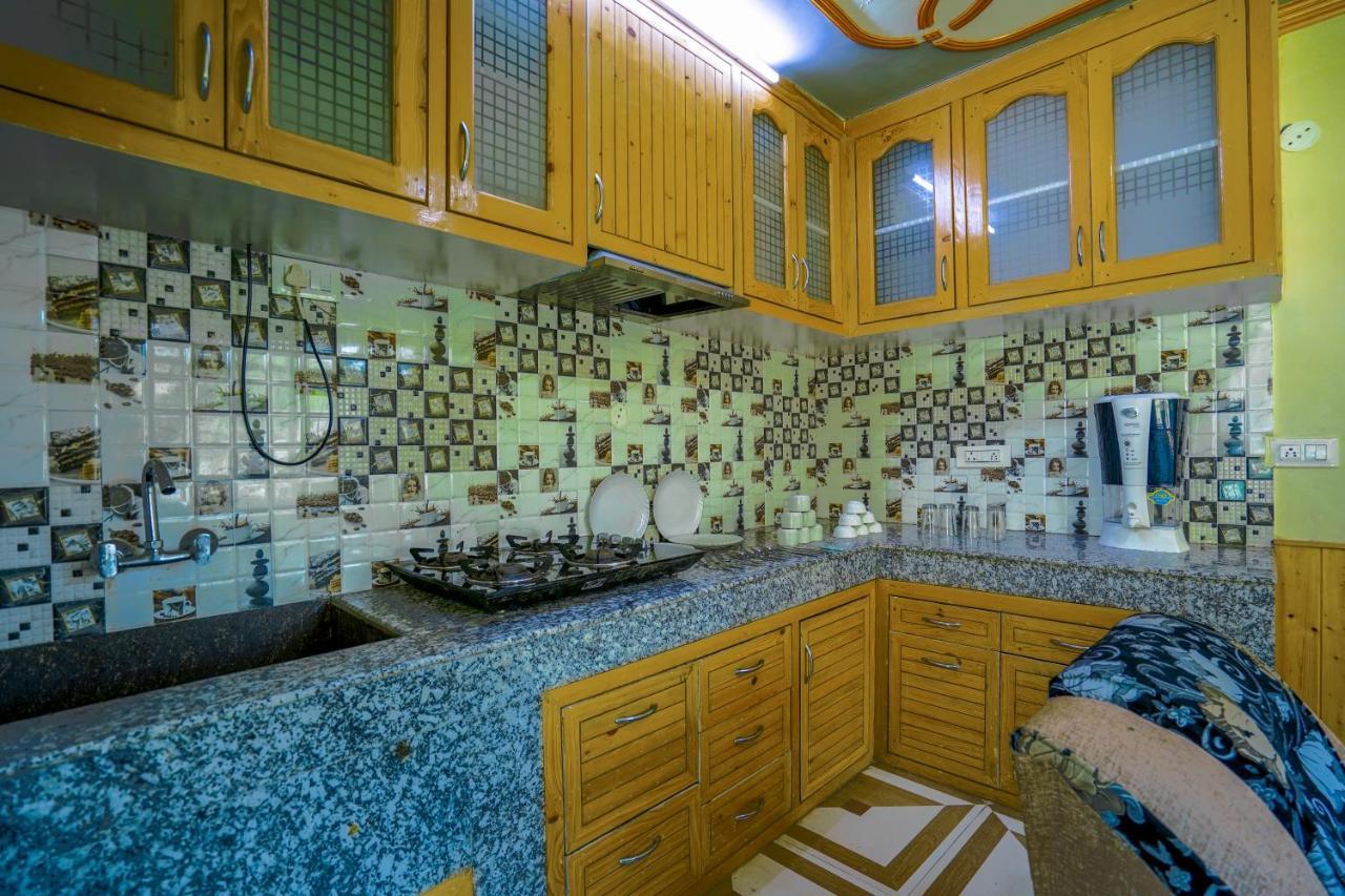 Aastha Luxury Villa, Manali (Himachal Pradesh)