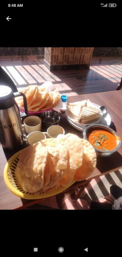 Hotel Guruchhaya And 3*