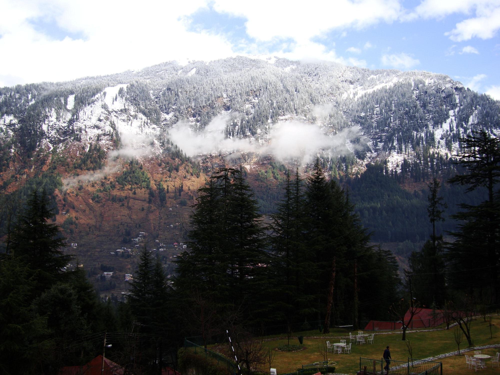 Apple Country Resorts- A Vegetarian Place 4* Manali (Himachal Pradesh)