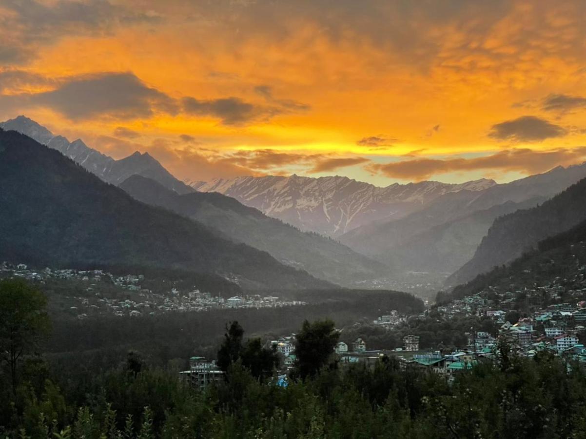 Cliffer Cottage: Make Mountains Memorable! Villa Manali (Himachal Pradesh)