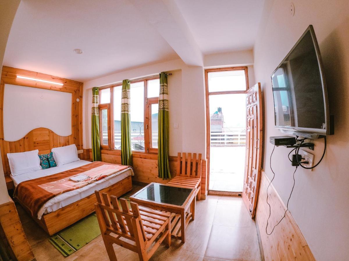 Hide-in Guest house Manali (Himachal Pradesh)