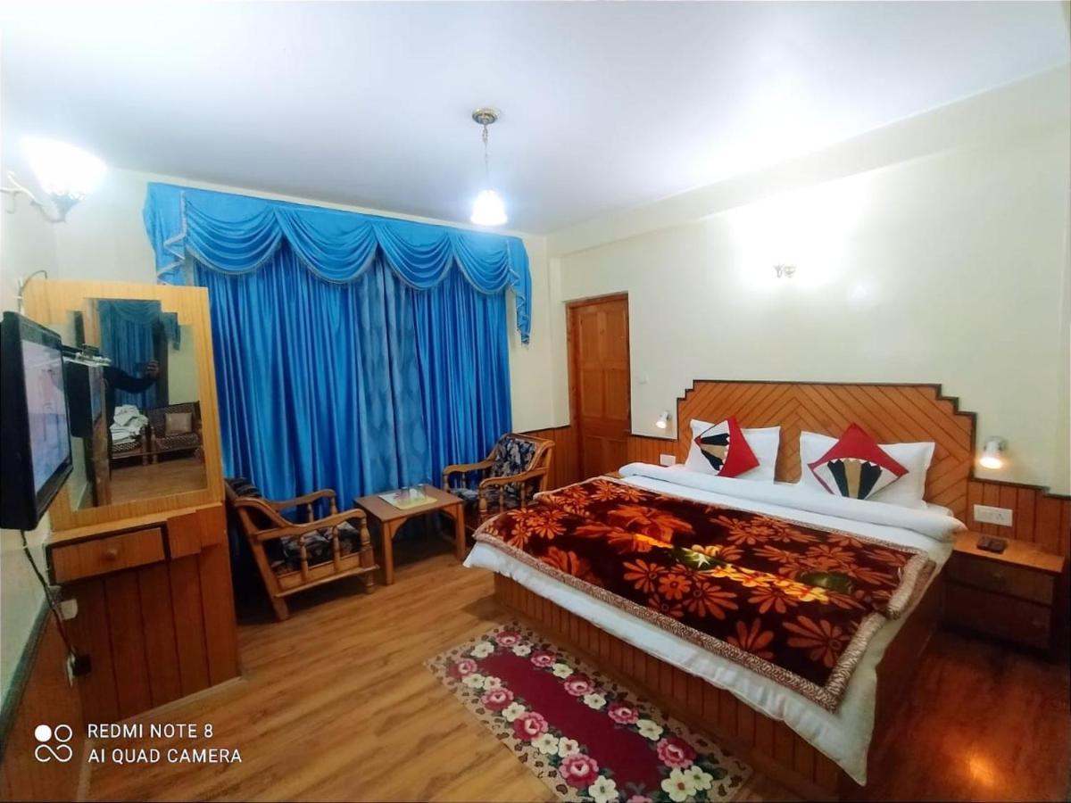 Hotel Aarnaa - View Of Valleys & Mountains - Near Mall Road
