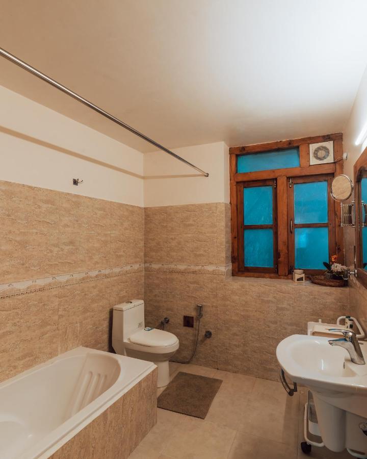 Villa Saffronstays The Amlyn, - Unobstructed Views Of Beas River And The Himalayas - Clear Roads Manali (Himachal Pradesh)