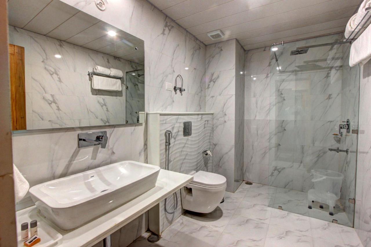 Regenta Place Leaf Manali- A Centrally Heated 4*