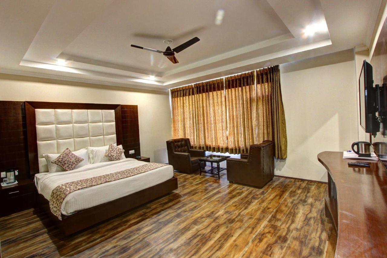 Regenta Place Leaf Manali- A Centrally Heated Hotel 4*
